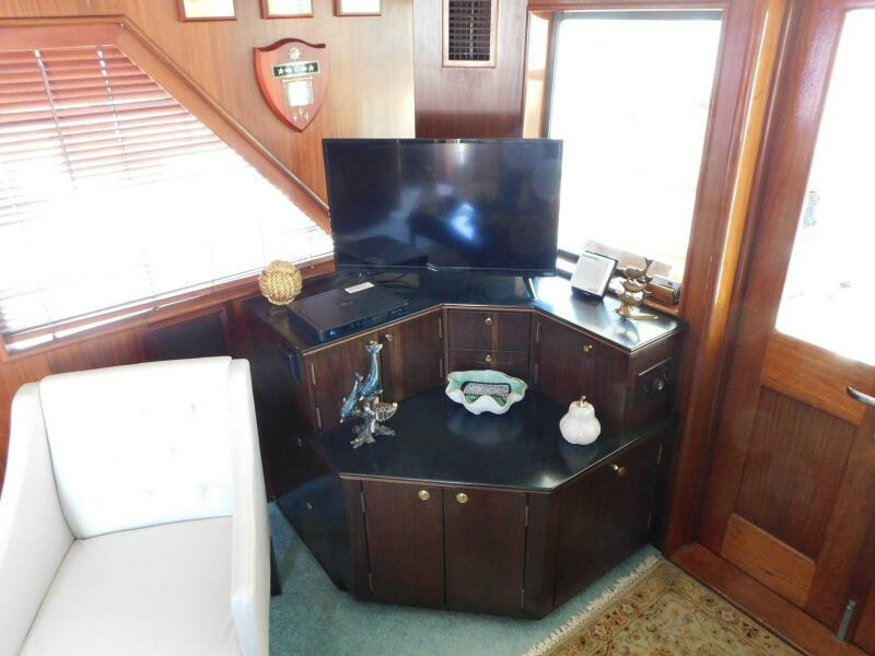 Mimi s Folly 53ft Hatteras Yacht For Sale