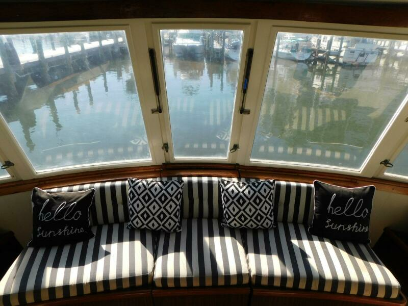 Mimi s Folly 53ft Hatteras Yacht For Sale