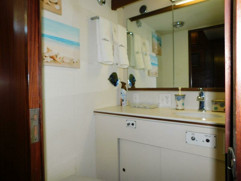 Mimi s Folly 53ft Hatteras Yacht For Sale