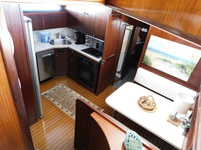 Mimi s Folly 53ft Hatteras Yacht For Sale