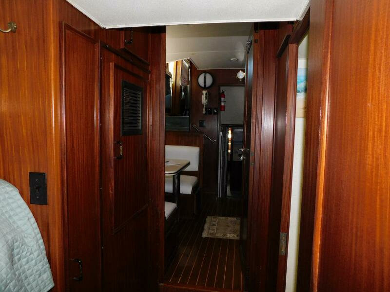 Mimi s Folly 53ft Hatteras Yacht For Sale