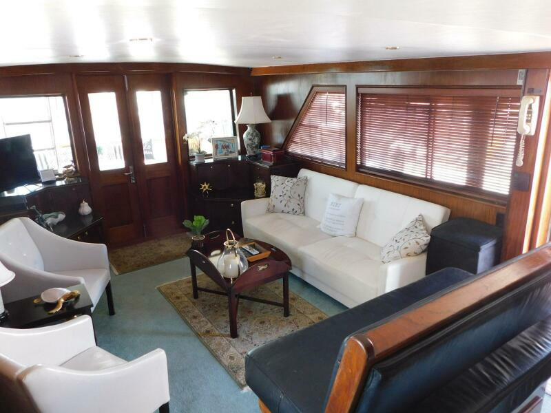 Mimi s Folly 53ft Hatteras Yacht For Sale
