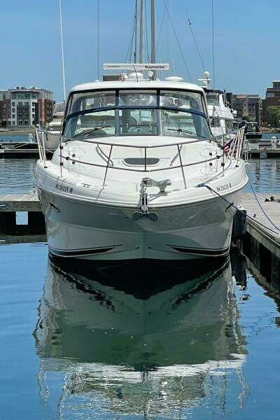Invictus 39ft Sea Ray Yacht For Sale
