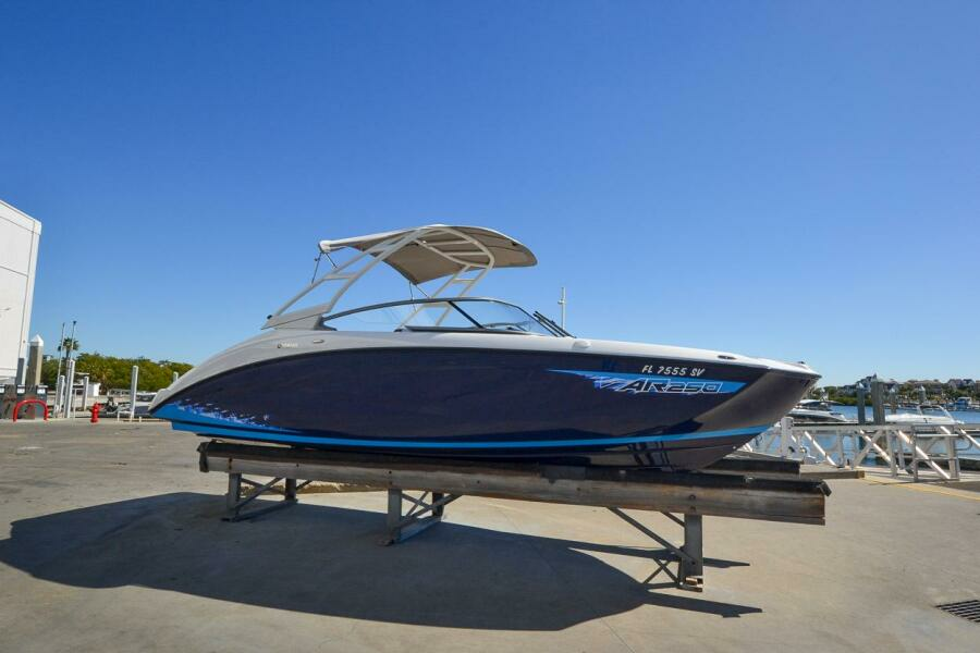 2021 Yamaha Boats 250 AR