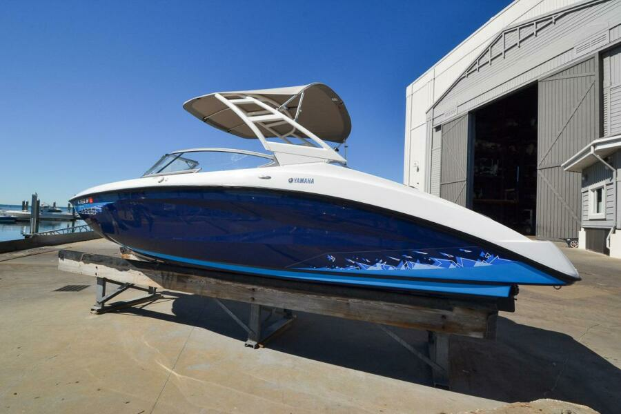 2021 Yamaha Boats 250 AR