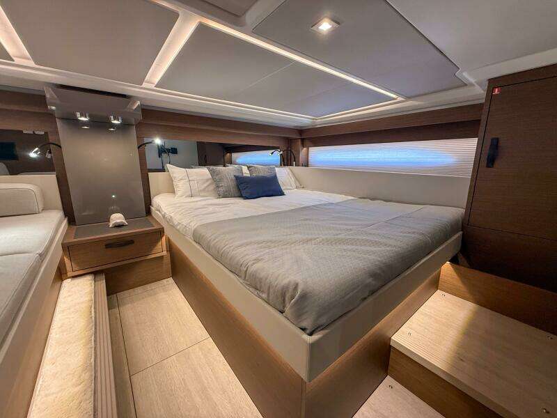 In Stock 42ft Wellcraft Yacht For Sale