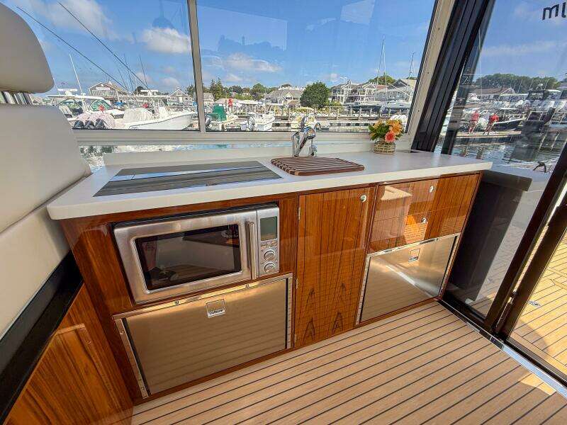 In Stock 42ft MJM Yacht For Sale