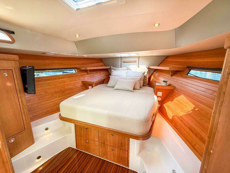 In Stock 42ft MJM Yacht For Sale