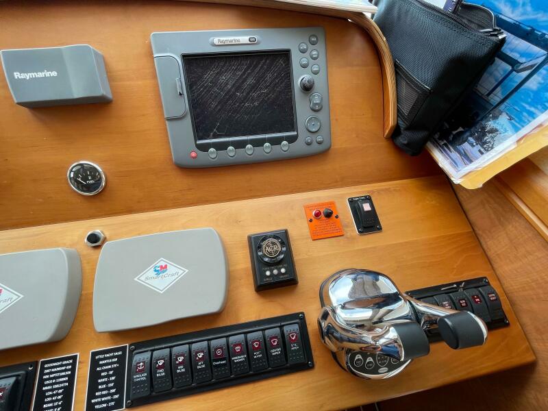 2006 Mainship