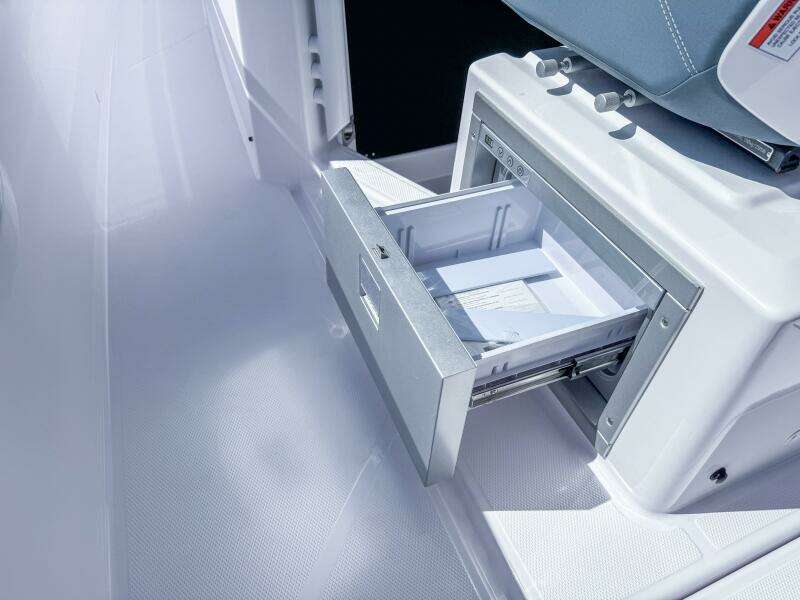 37ft Axopar Yacht For Sale