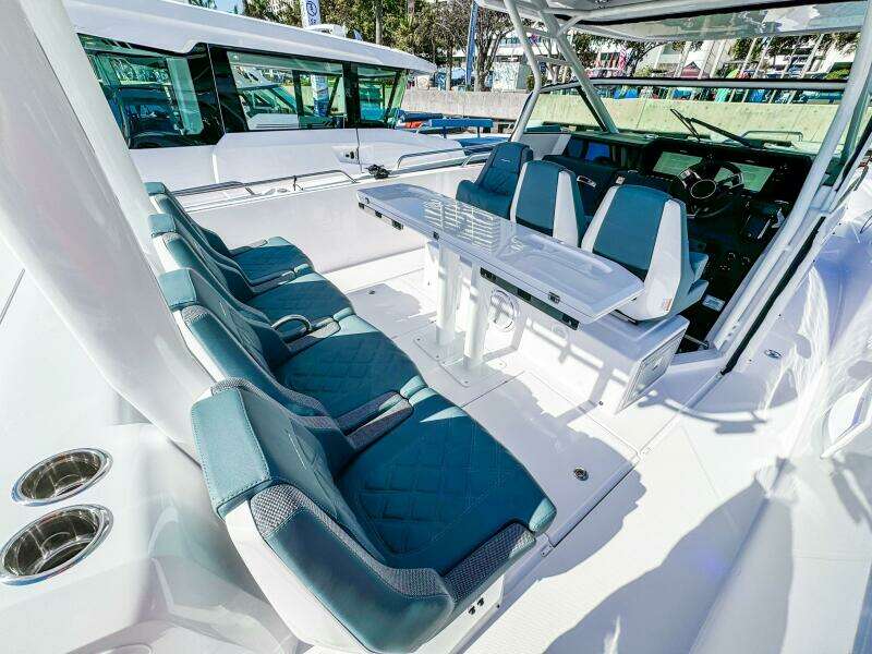 37ft Axopar Yacht For Sale