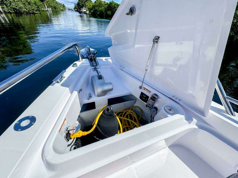 37ft Axopar Yacht For Sale