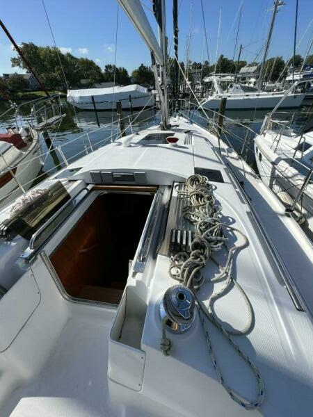 2011 Hunter 39