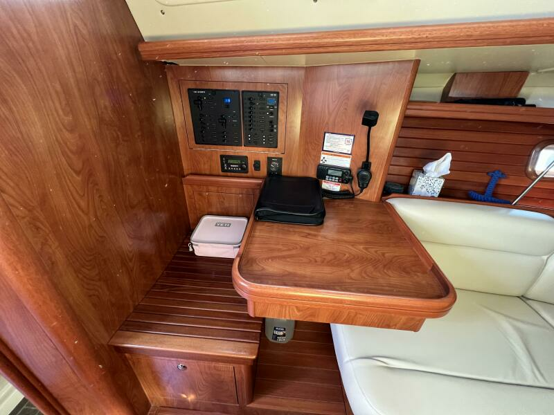 2011 Hunter 39