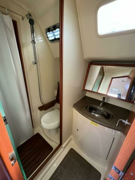 2011 Hunter 39