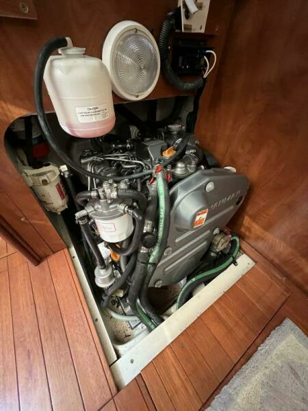 2011 Hunter 39