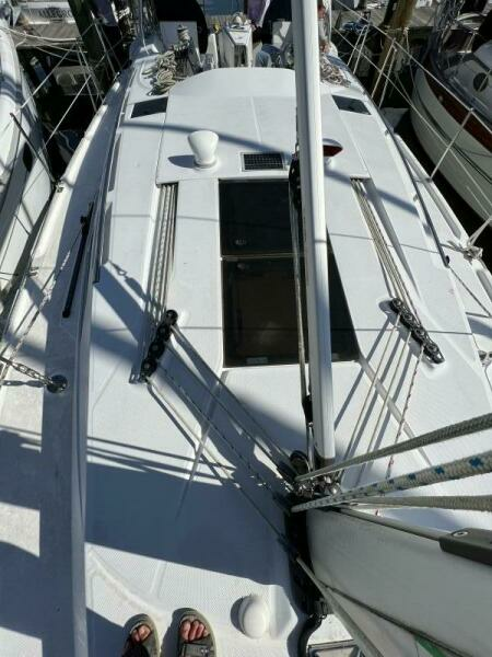2011 Hunter 39