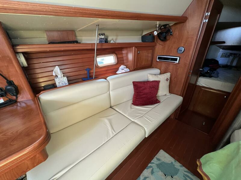 2011 Hunter 39