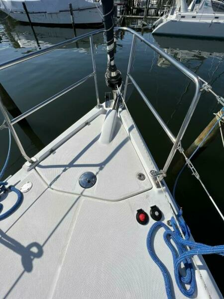 2011 Hunter 39