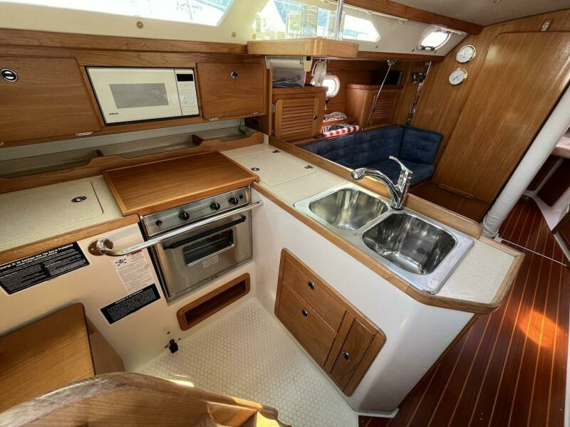 Southern Comfort 36ft Catalina Yacht For Sale