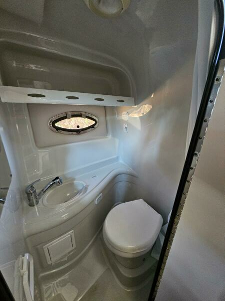 2017 Crownline 264 CR