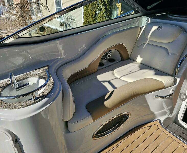 2017 Crownline 264 CR