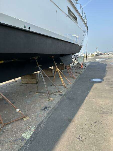 74ft Hatteras Yacht For Sale