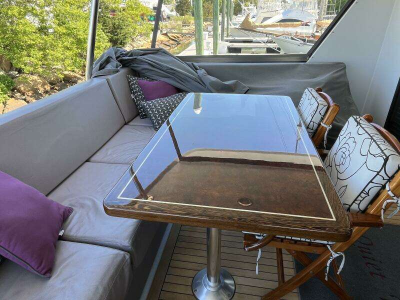 74ft Hatteras Yacht For Sale