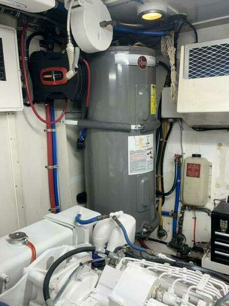 74ft Hatteras Yacht For Sale