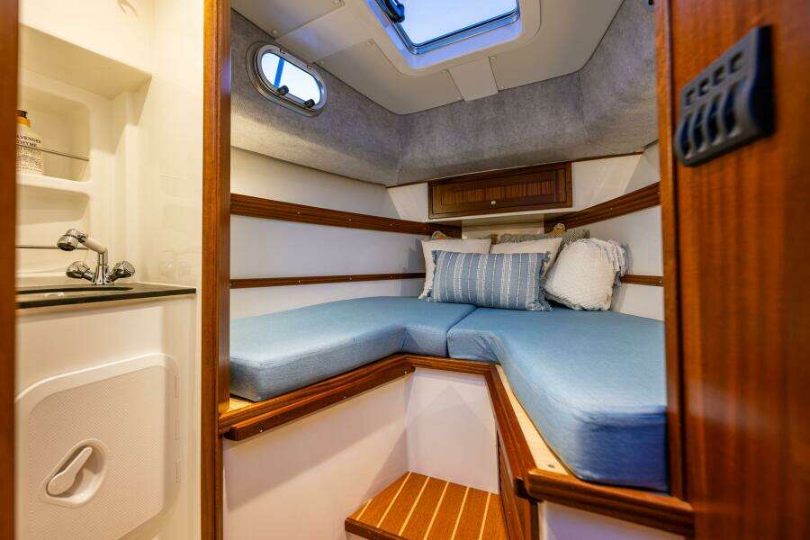 37ft SeaPiper Yacht For Sale