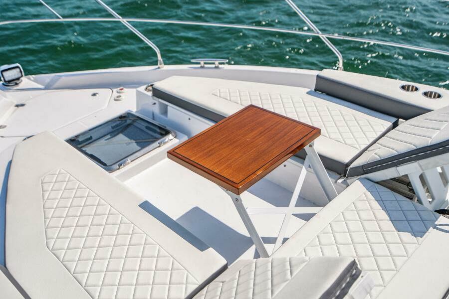 Main deck forward lounge