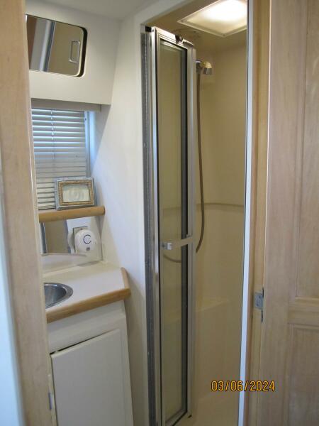 1996 Carver 430