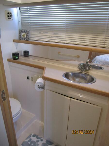 1996 Carver 430