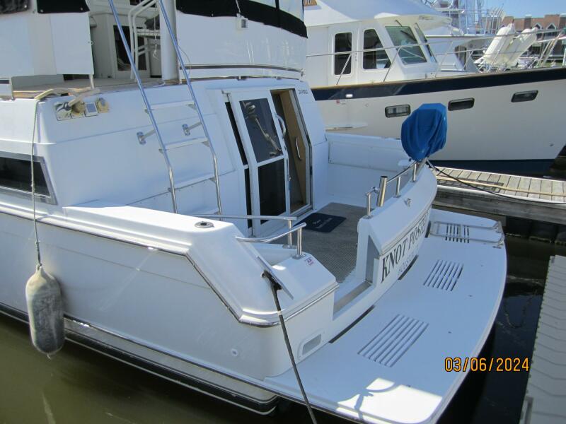 1996 Carver 430