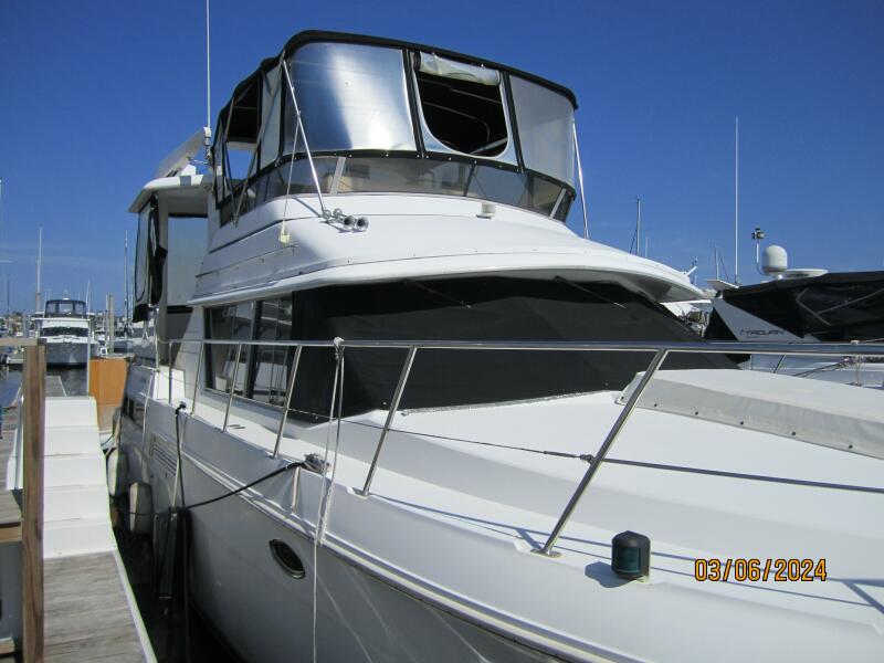 1996 Carver 430