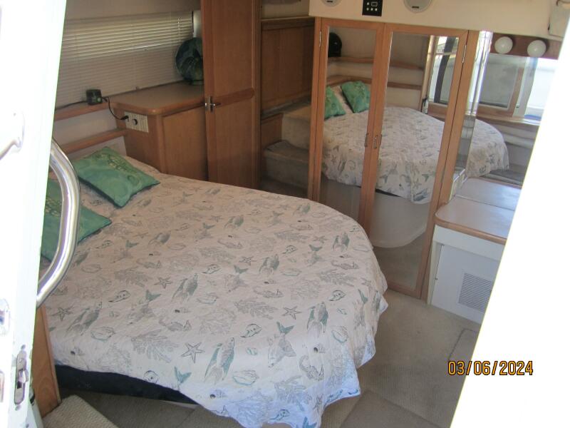 1996 Carver 430