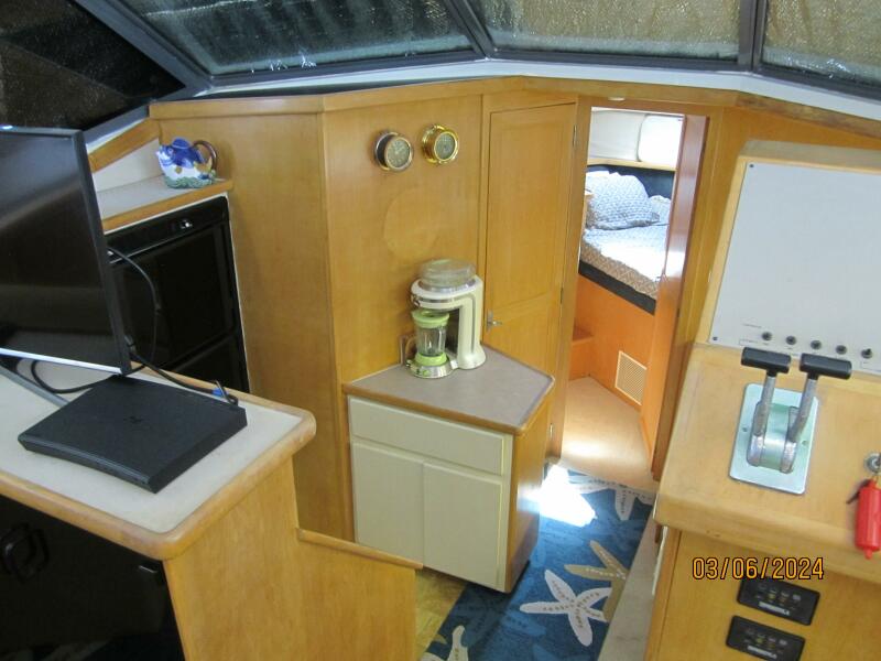 1996 Carver 430