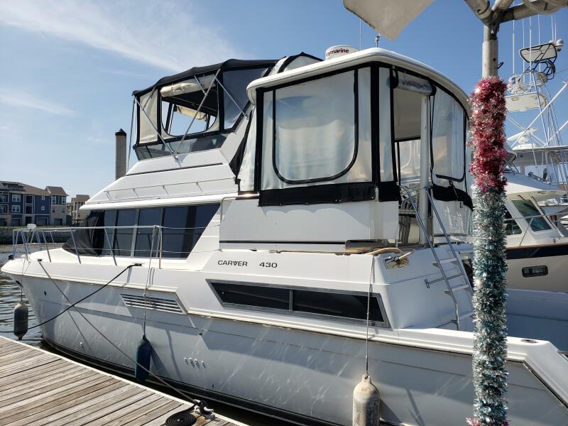 1996 Carver 430