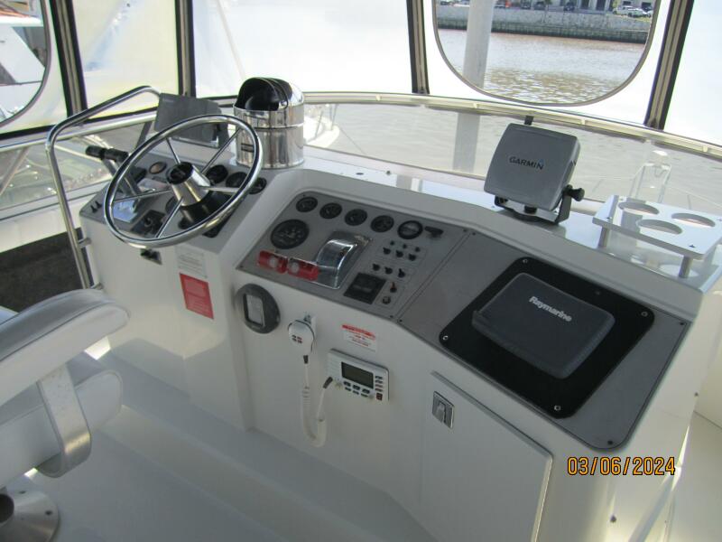 1996 Carver 430