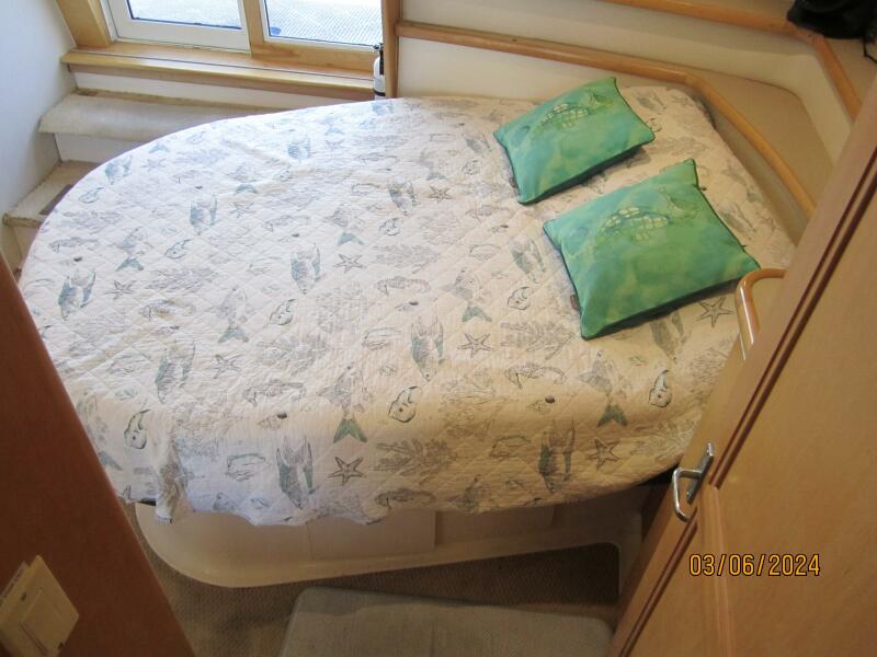 1996 Carver 430