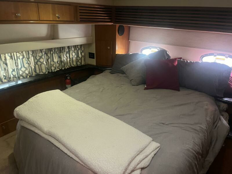 2001 Carver 396 Motor Yacht