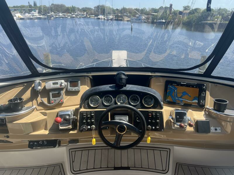 2001 Carver 396 Motor Yacht