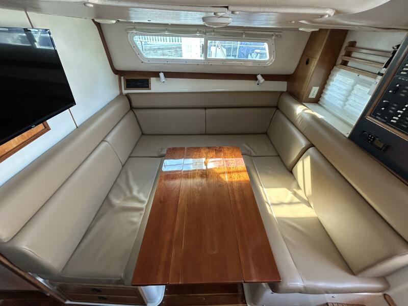 2003 Albin 35 COMMAND BRIDGE