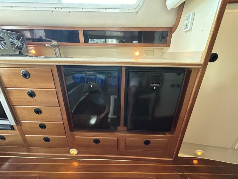 2003 Albin 35 COMMAND BRIDGE