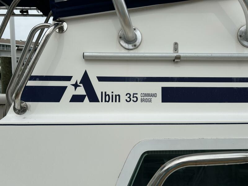 2003 Albin 35 COMMAND BRIDGE