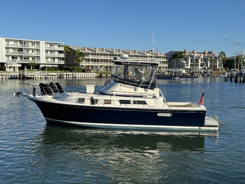 2003 Albin 35 COMMAND BRIDGE