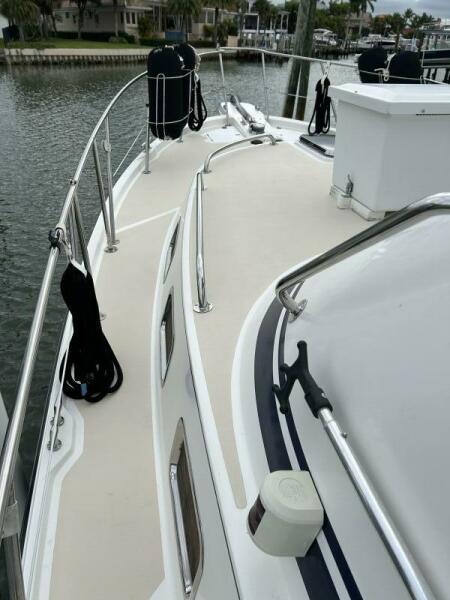 2003 Albin 35 COMMAND BRIDGE