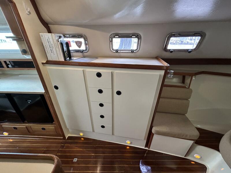 2003 Albin 35 COMMAND BRIDGE
