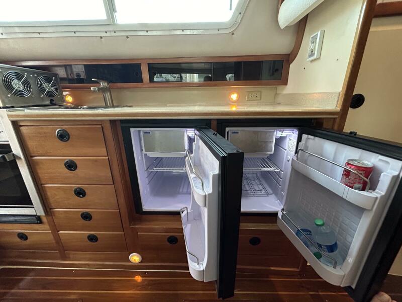 2003 Albin 35 COMMAND BRIDGE