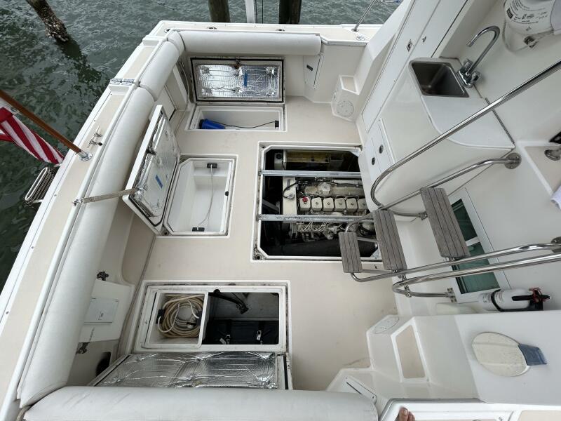 2003 Albin 35 COMMAND BRIDGE